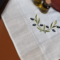 Τραπεζομάντηλο Bg23a (135cm X 175cm) Ivory με μαύρη ελιά